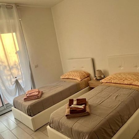 קולוניו מונצזה Einaudi Apartment מראה חיצוני תמונה