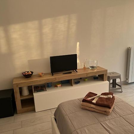 קולוניו מונצזה Einaudi Apartment מראה חיצוני תמונה