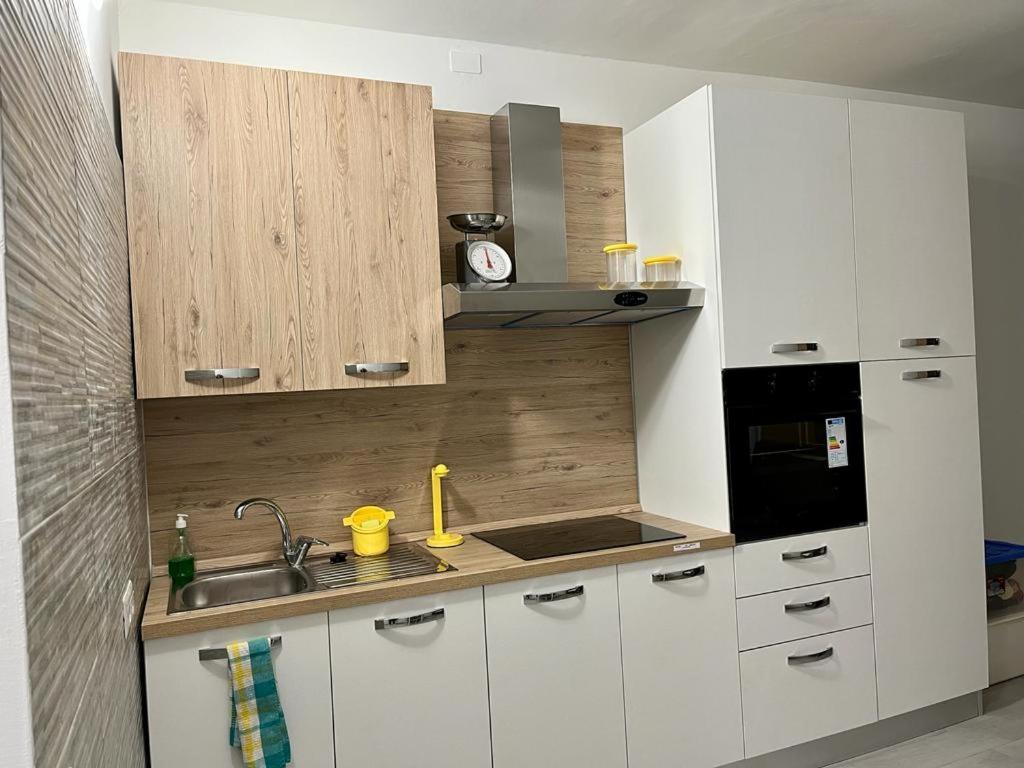 קולוניו מונצזה Einaudi Apartment מראה חיצוני תמונה