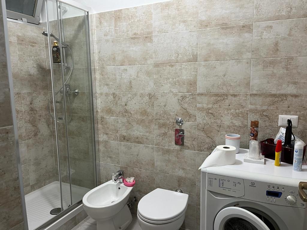 קולוניו מונצזה Einaudi Apartment מראה חיצוני תמונה