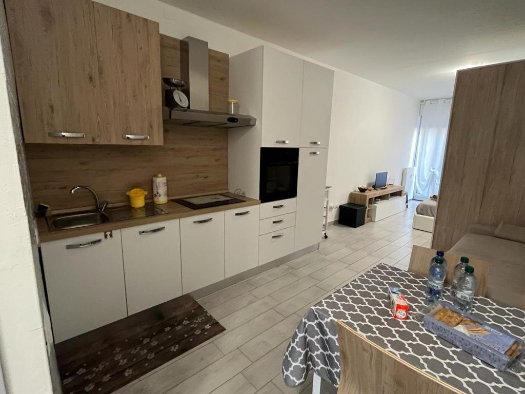 קולוניו מונצזה Einaudi Apartment מראה חיצוני תמונה