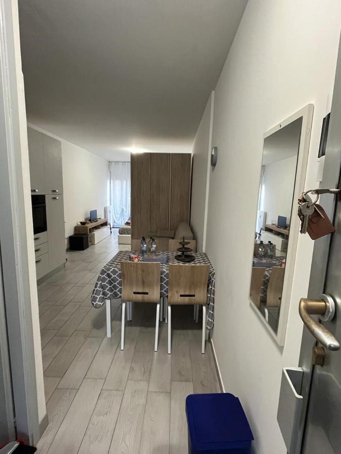 קולוניו מונצזה Einaudi Apartment מראה חיצוני תמונה