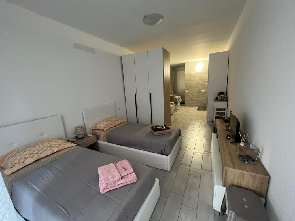 קולוניו מונצזה Einaudi Apartment מראה חיצוני תמונה