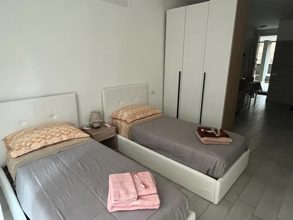 קולוניו מונצזה Einaudi Apartment מראה חיצוני תמונה